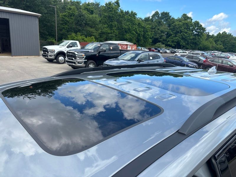 Used 2023 Chevrolet Traverse SUV