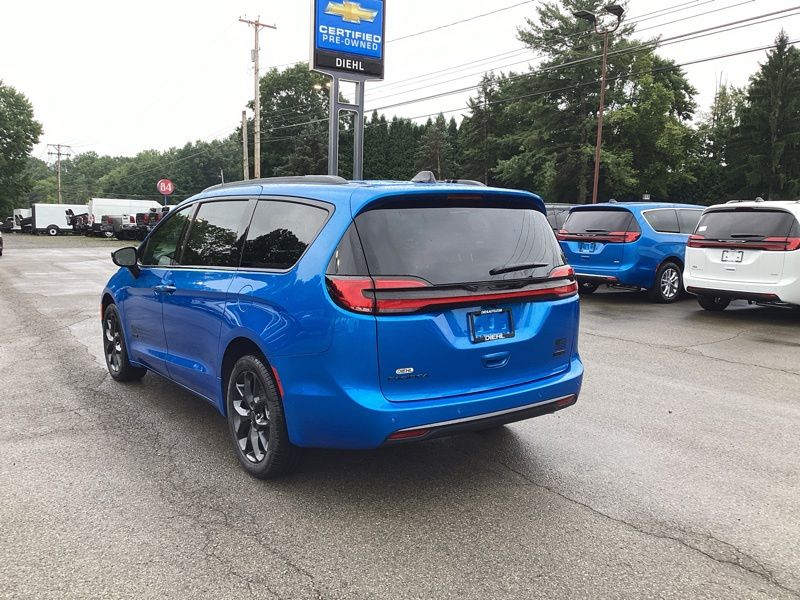 New 2027 Chrysler Pacifica Van