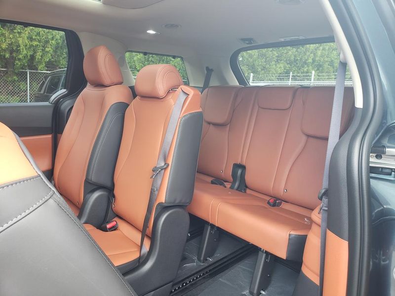 New 2027 Kia Carnival MPV Hybrid Van
