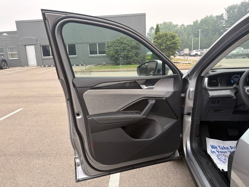 New 2026 Volkswagen Tiguan SUV