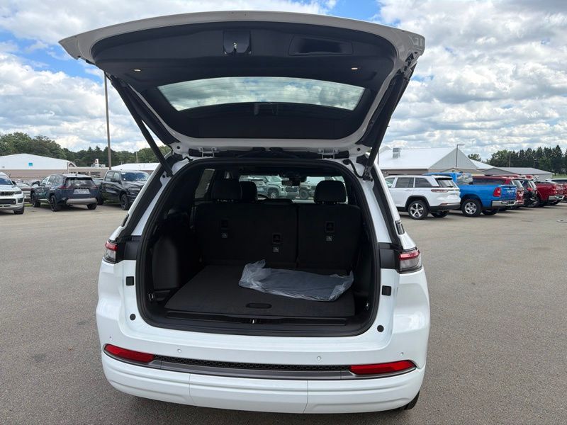 New 2026 Jeep Grand Cherokee SUV