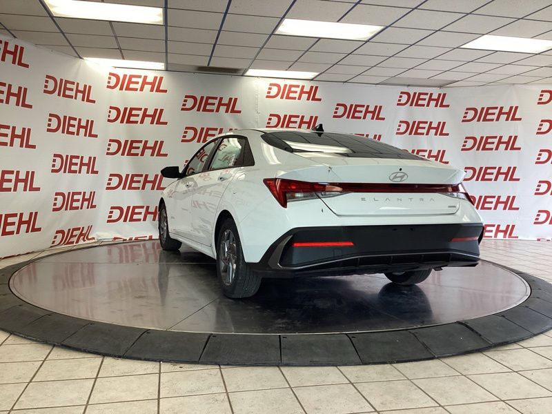 New 2026 Hyundai Elantra Hybrid Sedan