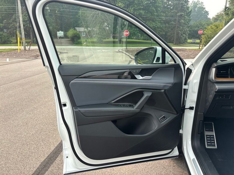 New 2026 Volkswagen Tiguan SUV