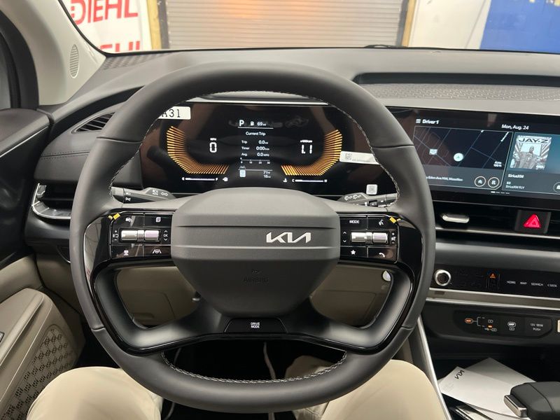 New 2027 Kia Carnival MPV Van