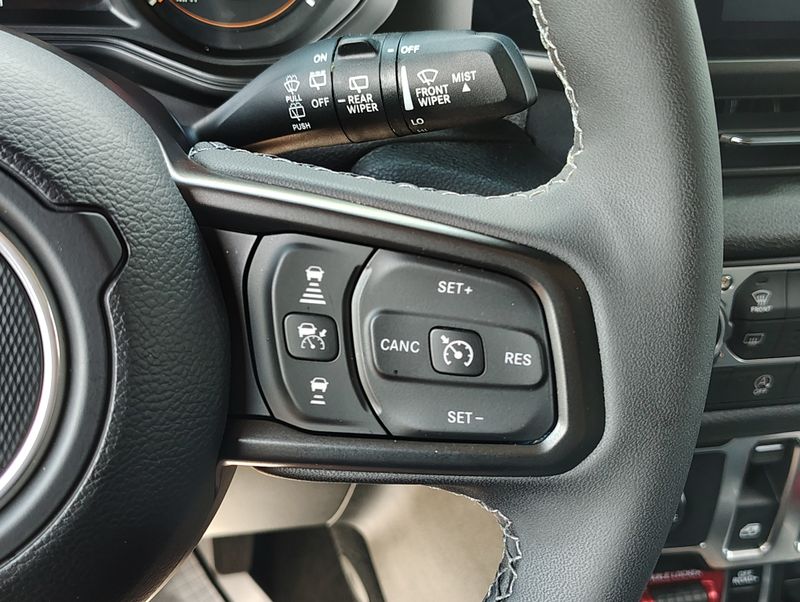 Used 2025 Jeep Wrangler SUV