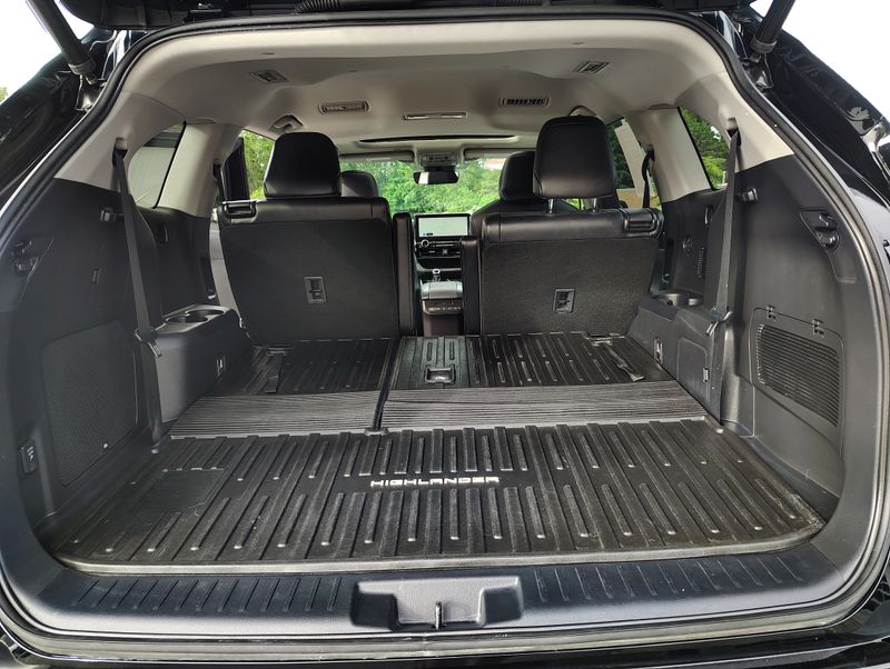 Used 2023 Toyota Highlander Hybrid SUV