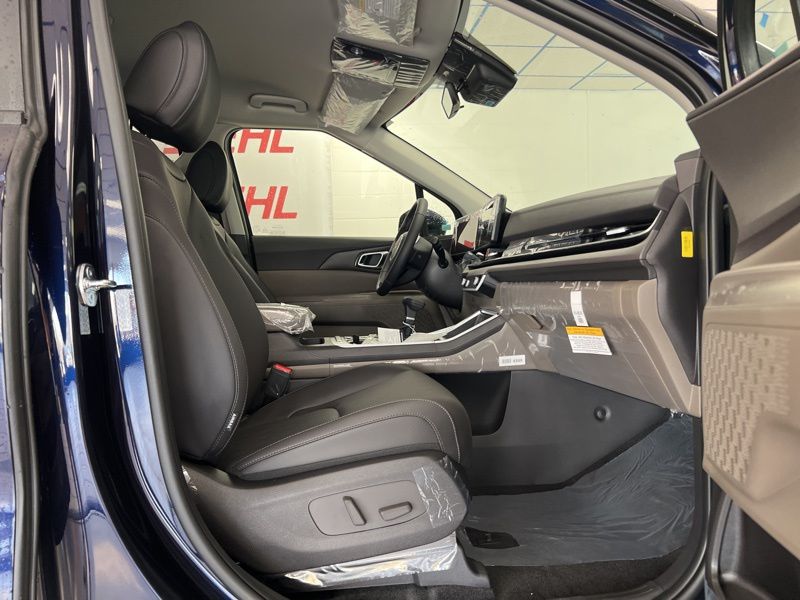 New 2026 Kia Carnival MPV Van
