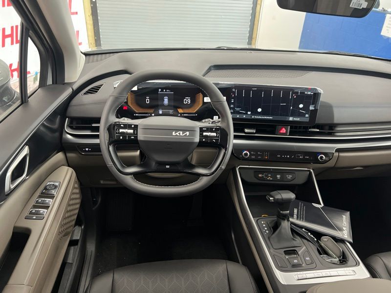 New 2027 Kia Carnival MPV Van