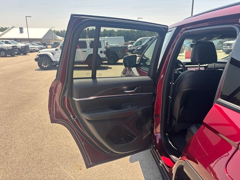 New 2026 Jeep Grand Cherokee SUV