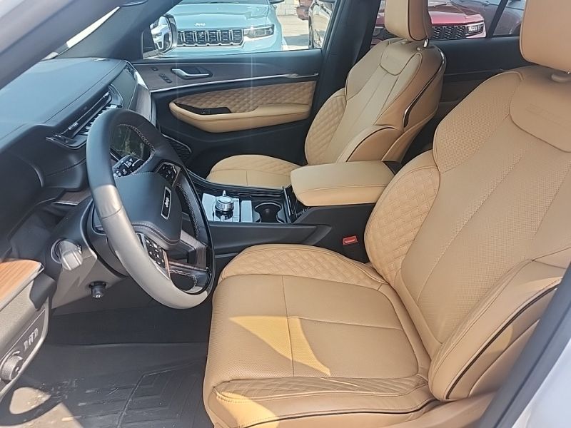 Used 2025 Jeep Grand Cherokee SUV