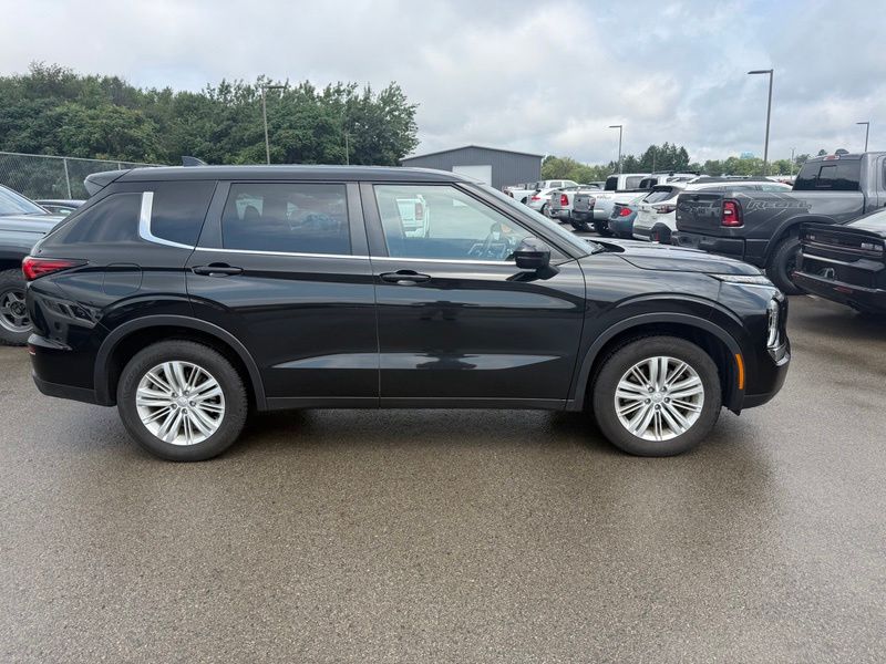 Used 2023 Mitsubishi Outlander SUV