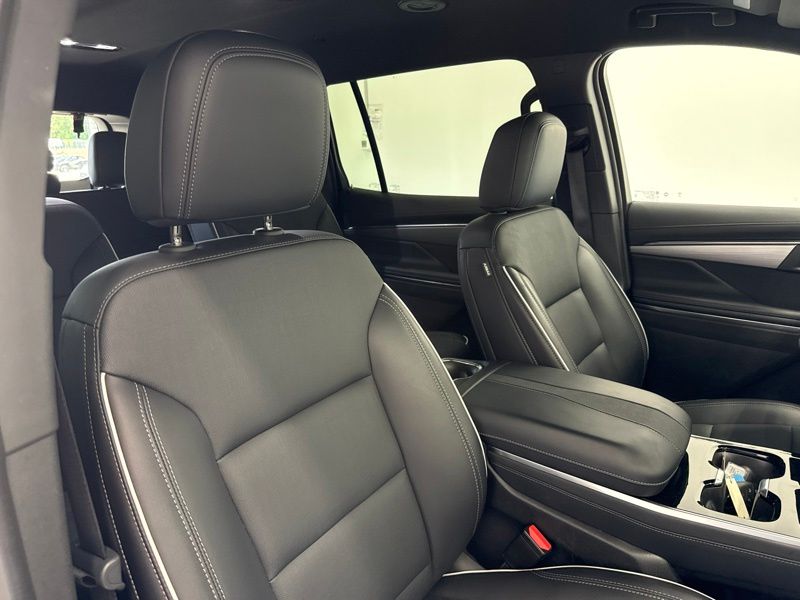 Used 2025 Buick Enclave SUV