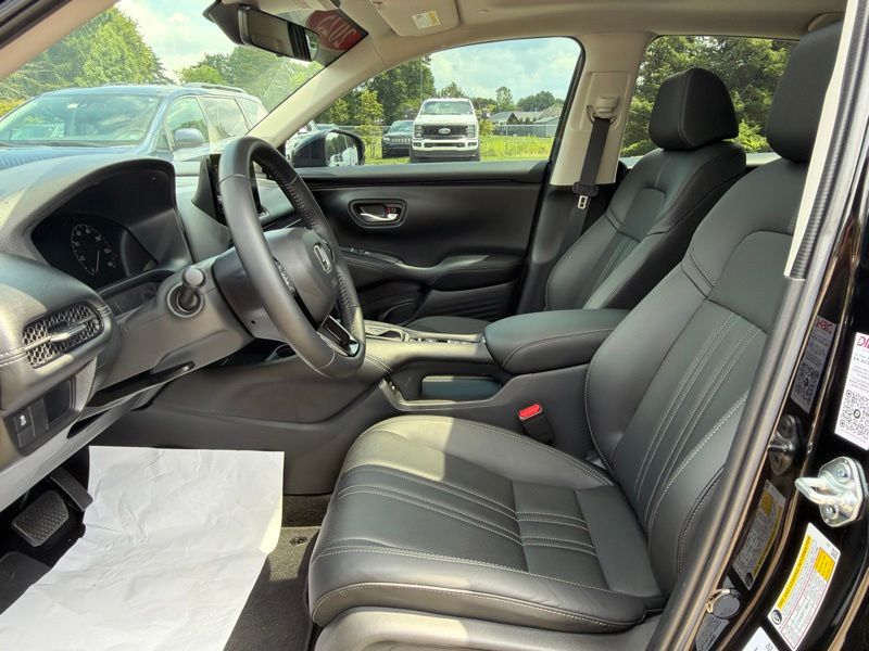 Used 2025 Honda HR-V SUV