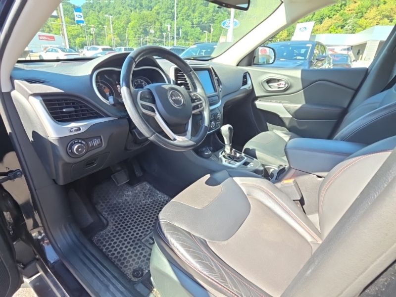 Used 2018 Jeep Cherokee SUV