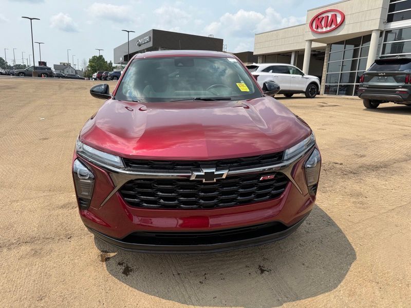 Used 2025 Chevrolet Trax SUV