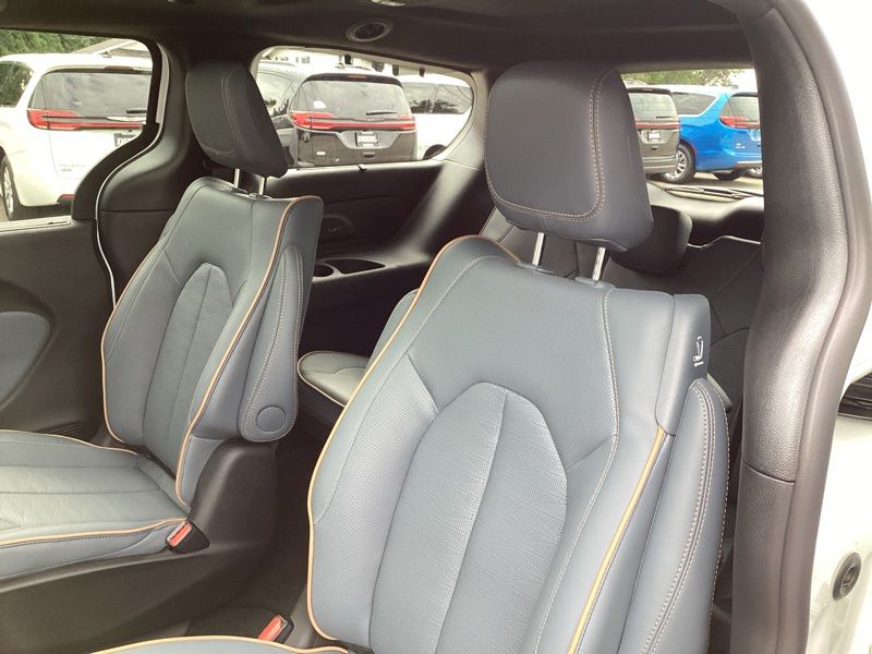 New 2027 Chrysler Pacifica Van