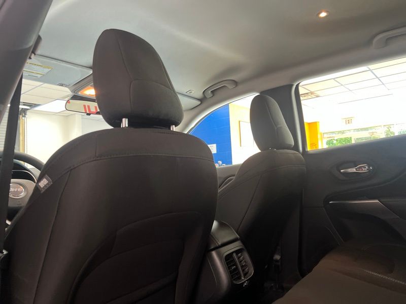 Used 2019 Jeep Cherokee SUV