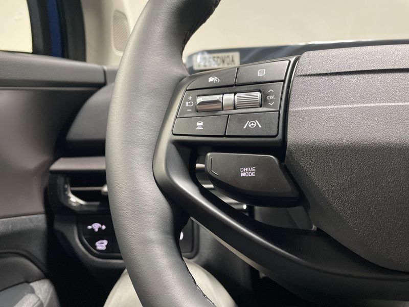 2026 Kia Sportage EX - Photo 25