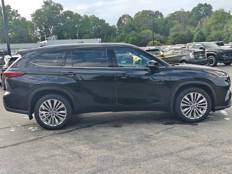 Used 2022 Toyota Highlander SUV