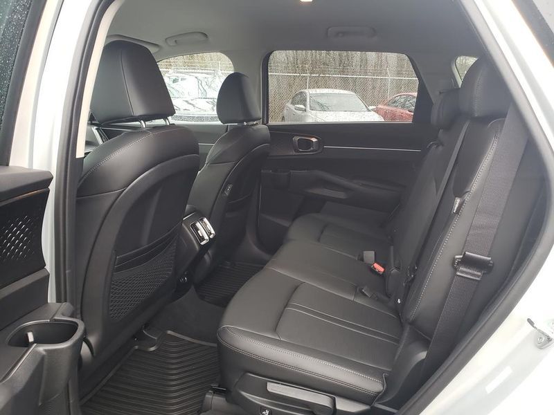 2026 Kia Sorento EX - Photo 8