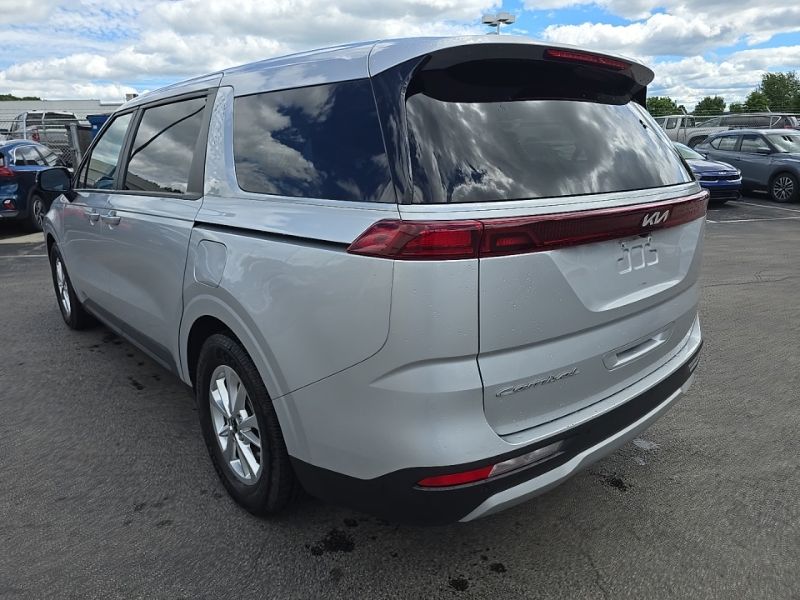 Used 2022 Kia Carnival Van