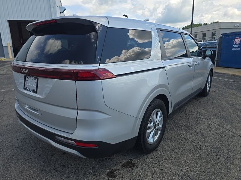 Used 2022 Kia Carnival Van