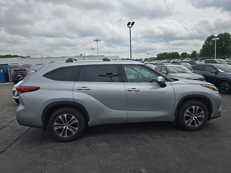 Used 2021 Toyota Highlander SUV