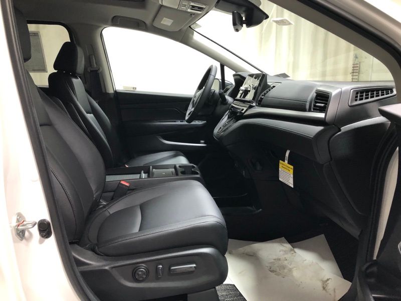 2026 Honda Odyssey EX-L - Photo 13