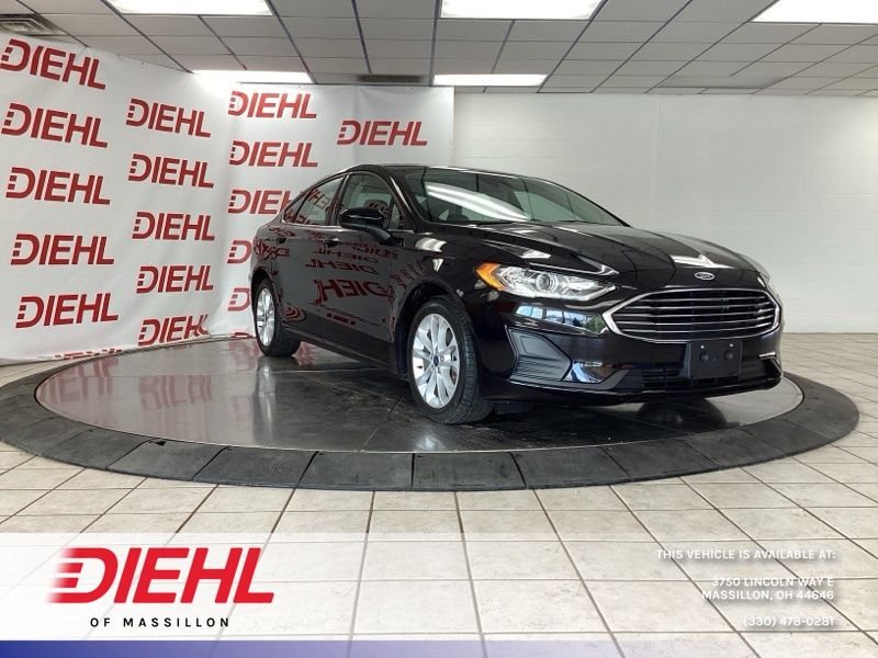2020 Ford Fusion SE's photo