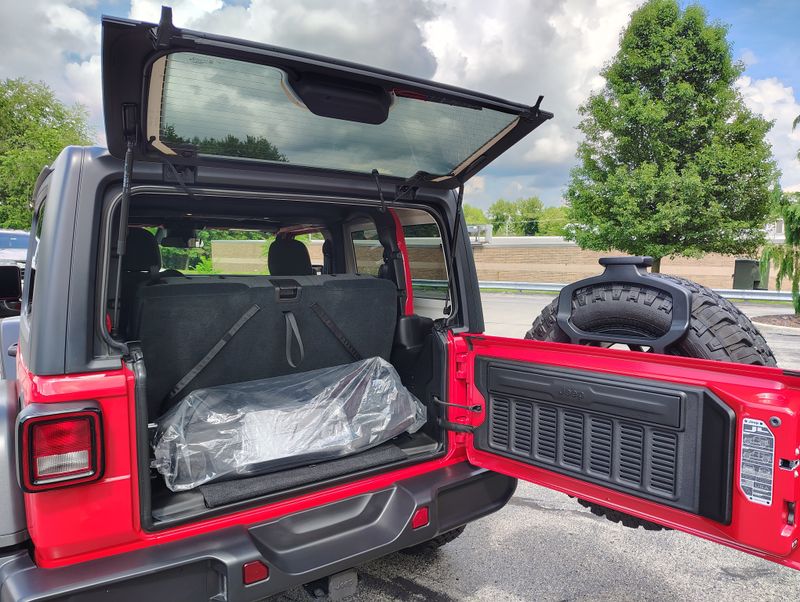 Used 2025 Jeep Wrangler SUV