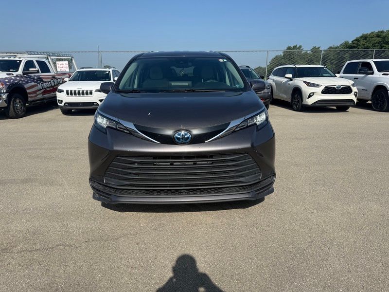 Used 2023 Toyota Sienna Van