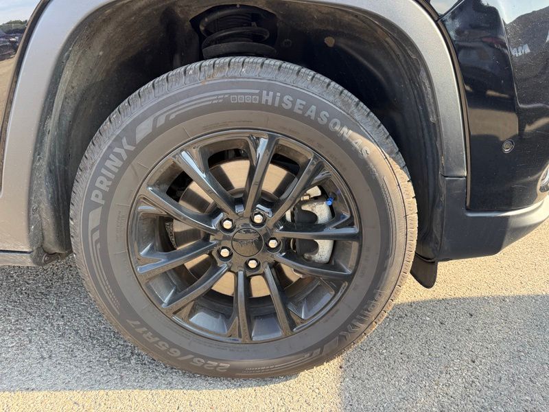 Used 2023 Jeep Cherokee SUV