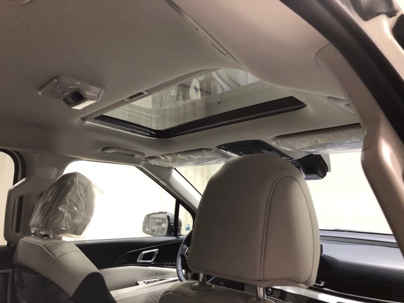 New 2026 Kia Carnival MPV Van