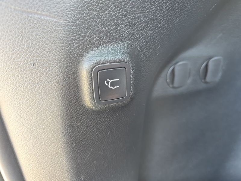 Used 2019 Jeep Cherokee SUV