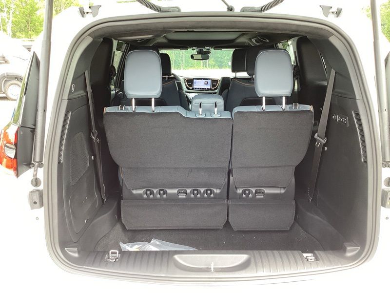 New 2027 Chrysler Pacifica Van