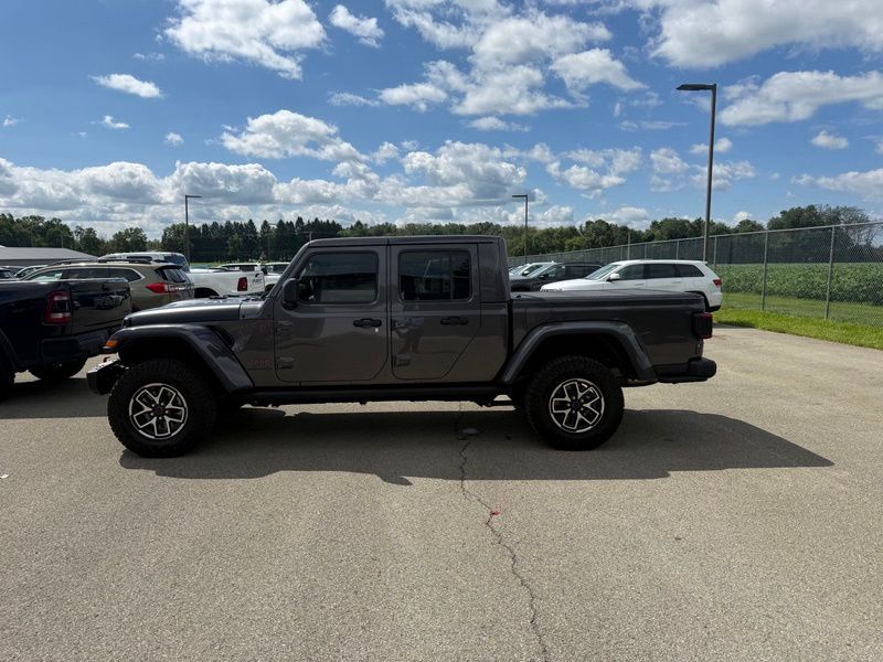 Used 2025 Jeep Gladiator Truck