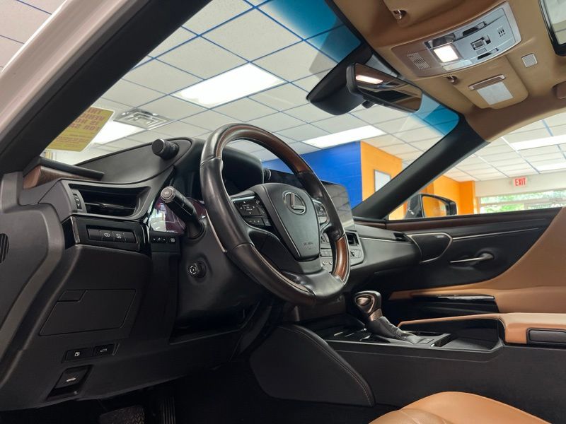 Used 2024 Lexus ES Sedan