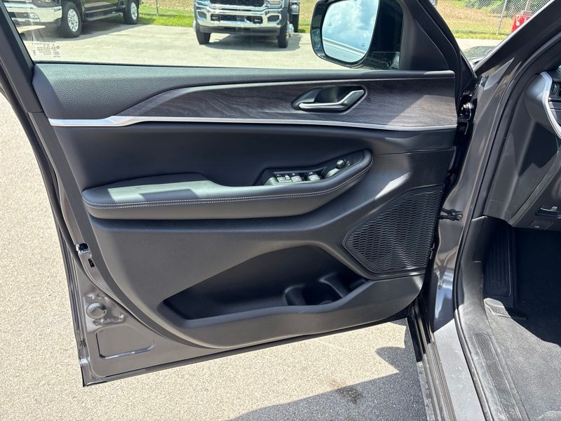 New 2026 Jeep Grand Cherokee SUV