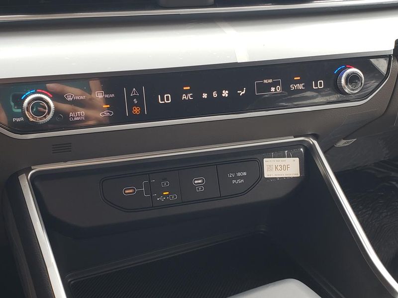 New 2026 Kia Carnival MPV Van