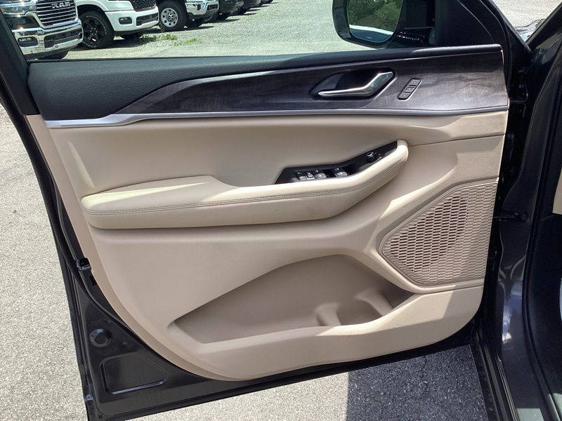 New 2026 Jeep Grand Cherokee SUV