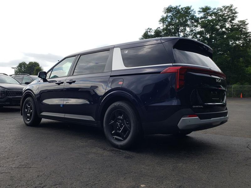 New 2026 Kia Carnival MPV Van