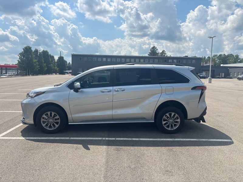 Used 2022 Toyota Sienna Van