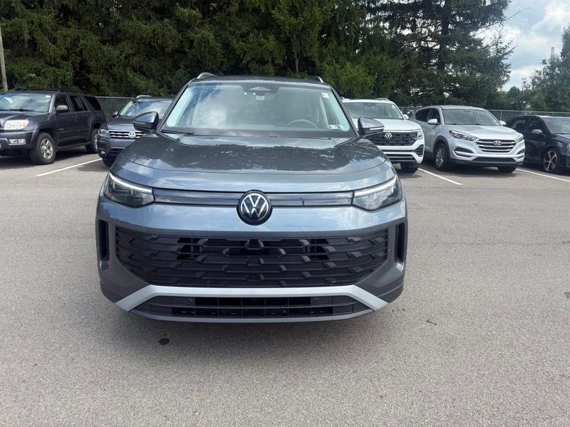 Used 2025 Volkswagen Tiguan SUV