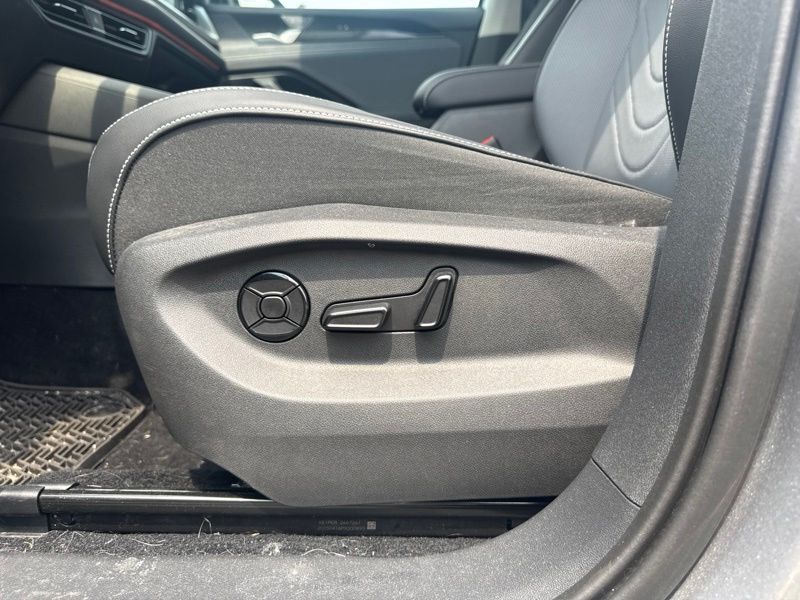 Used 2025 Volkswagen Tiguan SUV