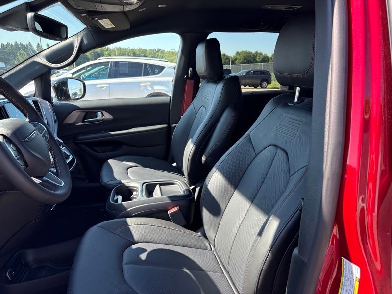 New 2027 Chrysler Pacifica Van