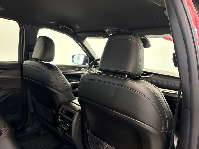 Used 2025 Jeep Grand Cherokee SUV