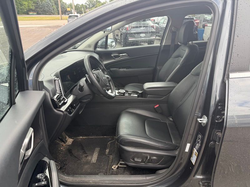 Used 2023 Kia Sportage Hybrid SUV
