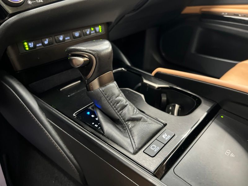 Used 2024 Lexus ES Sedan