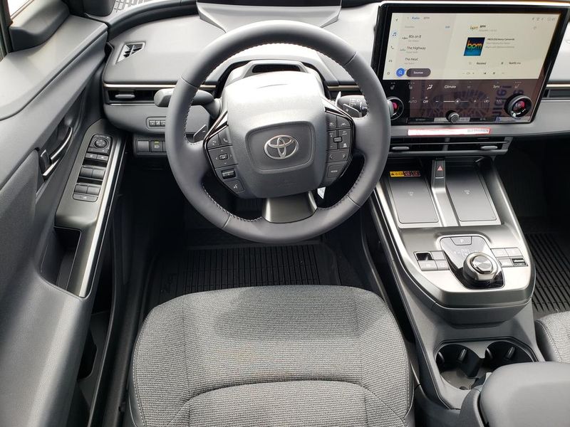 2026 Toyota bZ XLE - Photo 9