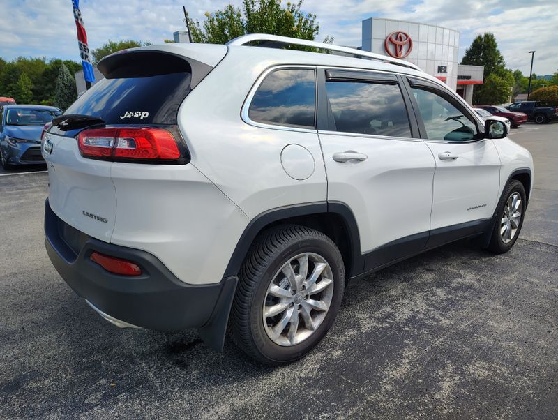 Used 2016 Jeep Cherokee SUV